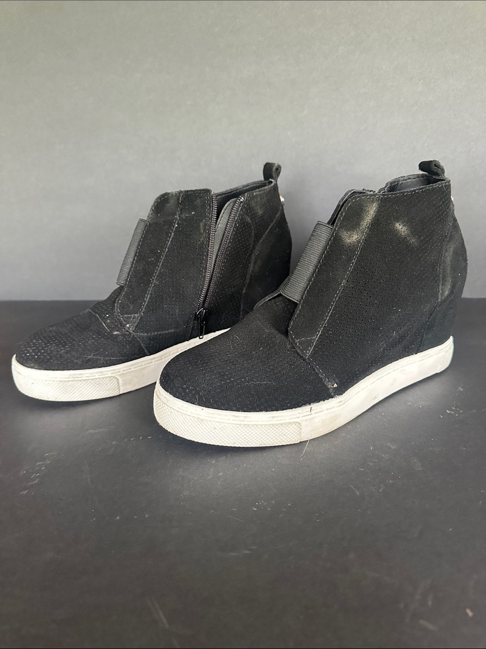 Steve Madden Black wedge shoes size 9